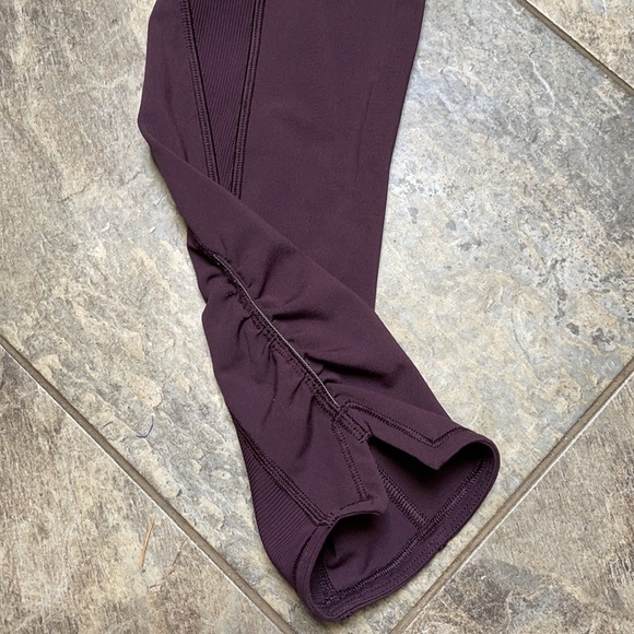 Lululemon Maroon Side Scrunch Leggings size 4 - Picture 2 of 5